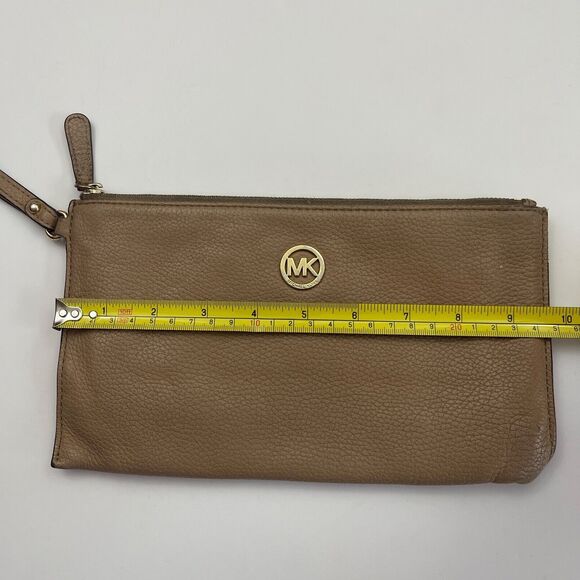 Michael Kors Fulton Brown Large Zip Clutch Wristlet W/Gold Hardware‎ - Picture 10 of 11